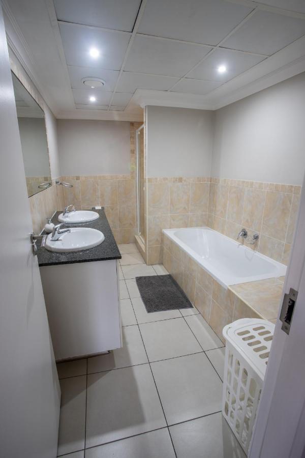 Stay At The Point - Triumphant Tropical Tranquility Durban Exteriör bild